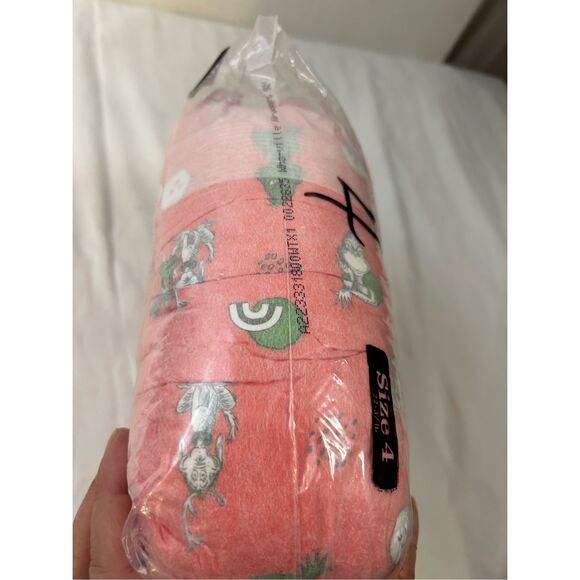 Hello Bello Christmas Grinch diapers size 4 - Picture 3 of 5